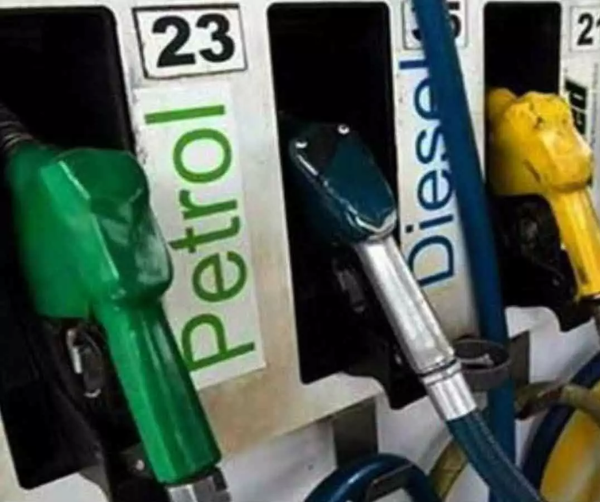 पेट्रोल-डीजल के दामों में लगातार 11वें दिन इजाफा, जानिए अब आपको कितनी चुकानी होगी कीमत